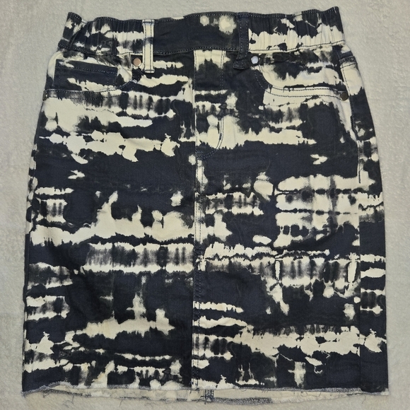 Love, Fire Gray N White Acid Wash Mini Sz XS/1P Cut Off Hem Ready To Rock!! - Picture 1 of 11